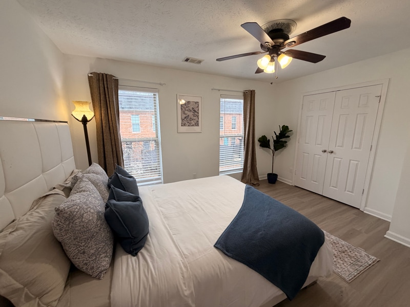 Building Photo - 245 Winding River Dr