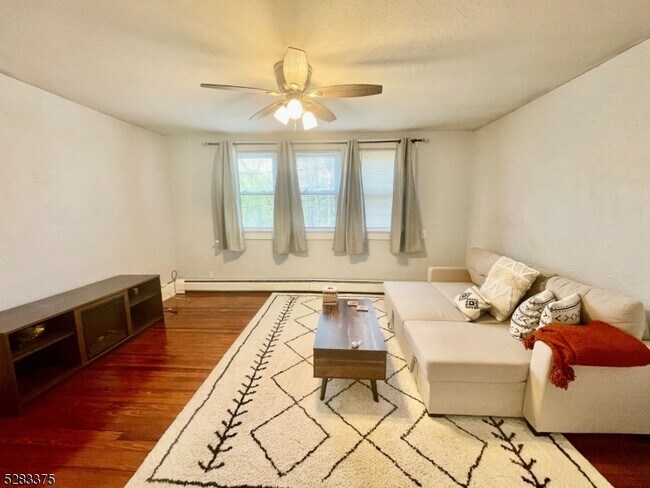 Building Photo - 255 Paterson Hamburg Turnpike