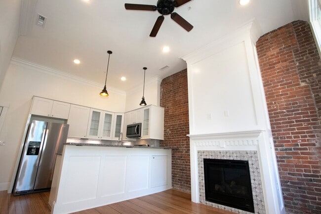 Building Photo - 440 Central Ave