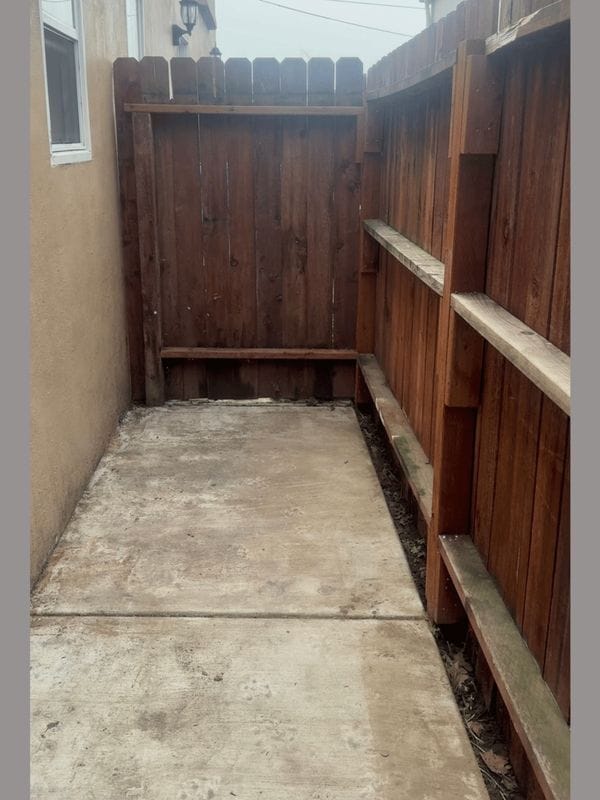 Building Photo - 416 1/2 North School Street, 3