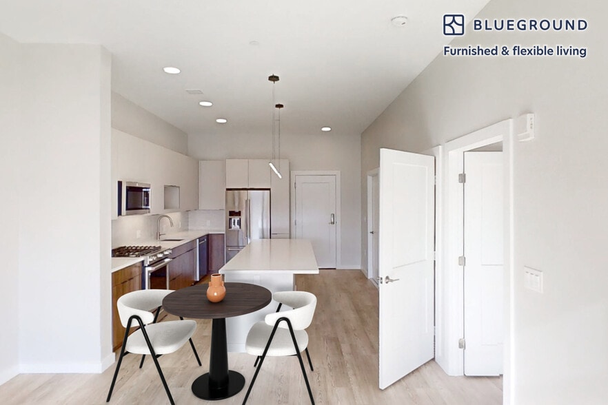 Building Photo - 20 Fourth Avenue-SI ID3581A