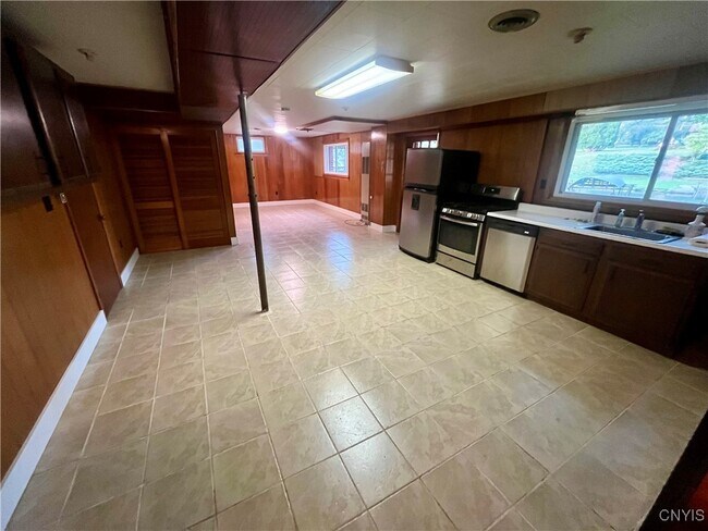 Building Photo - 91 Pulsifer Dr