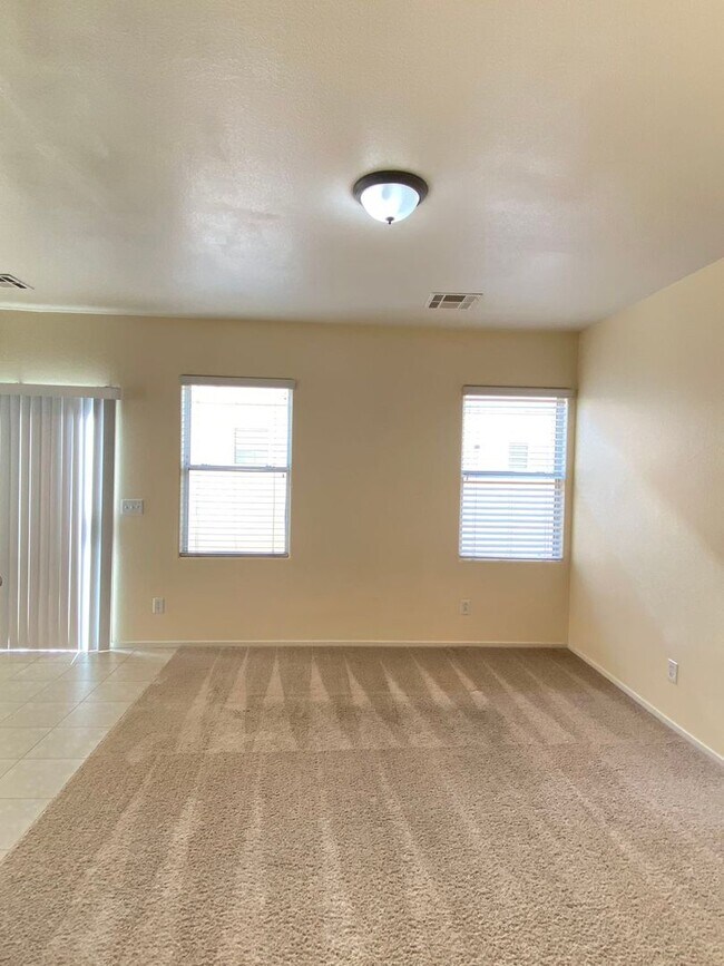 Building Photo - 5855 Lee Fairy Ct