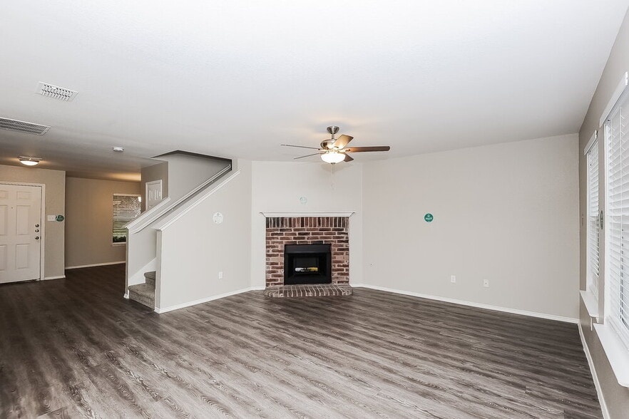 Building Photo - 2308 Overlook Ln