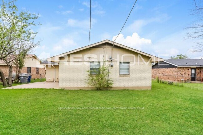 Building Photo - 4232 Tioga Street