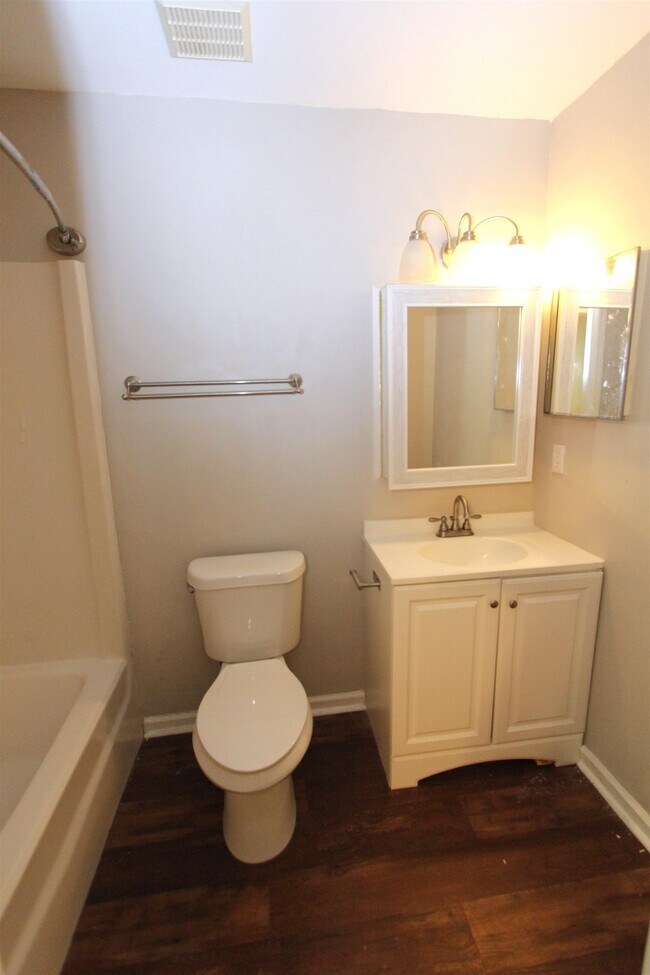 Building Photo - 2534 Golden Park Ln