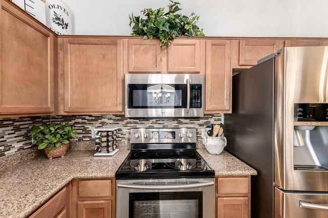 Building Photo - 2250 E Deer Valley Dr