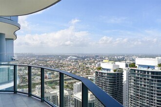 Building Photo - 1000 Brickell Plaza