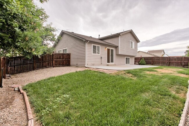 Building Photo - 3 Bedroom 2 Bath Ranch Style Home in Loveland