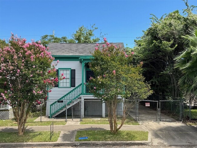 Building Photo - 3621 Winnie St