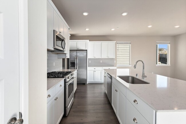 Building Photo - Beautiful 5Bd home in  Marysville