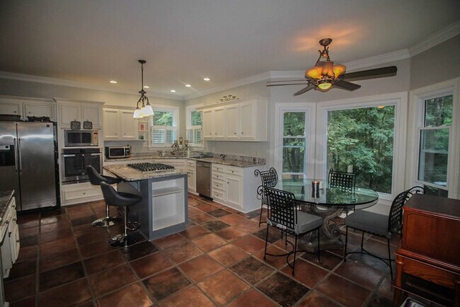 Building Photo - 4265 Deerwood Ln