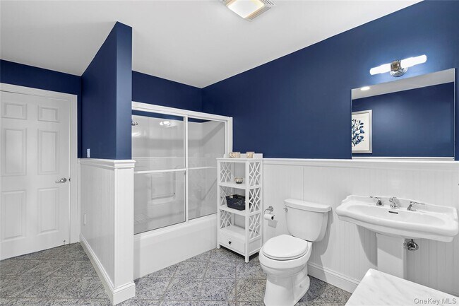 Building Photo - 176 Beach Ln