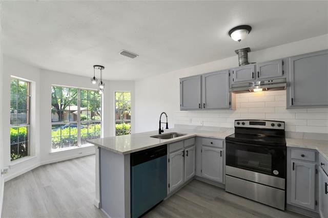 Building Photo - 1019 Sanders Dr