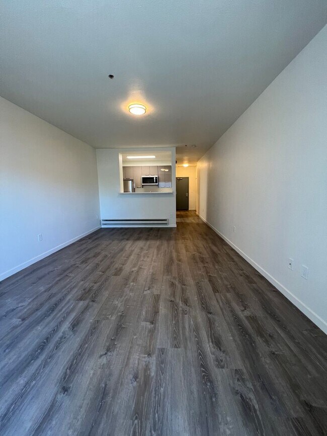 Building Photo - 1524 1st Ave