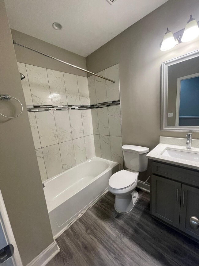 Building Photo - Druid Hill #2