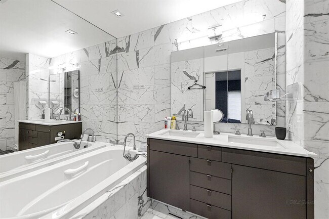 Building Photo - 5878 Valley Forge Dr