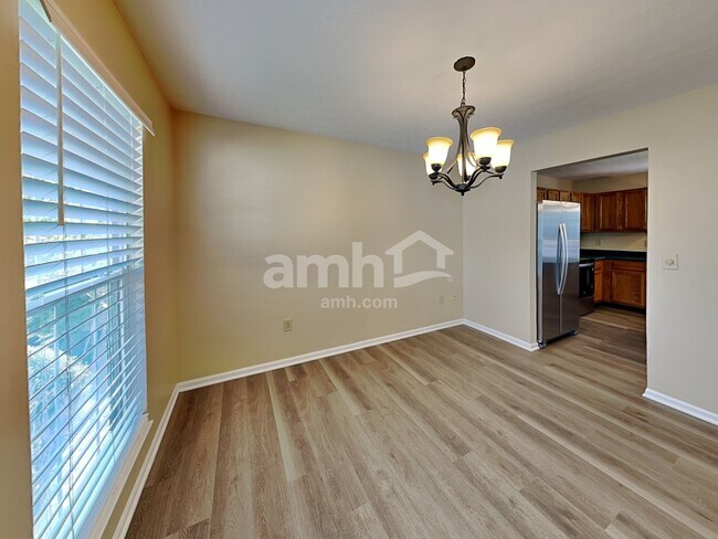 Building Photo - 545 Weeping Willow Ln