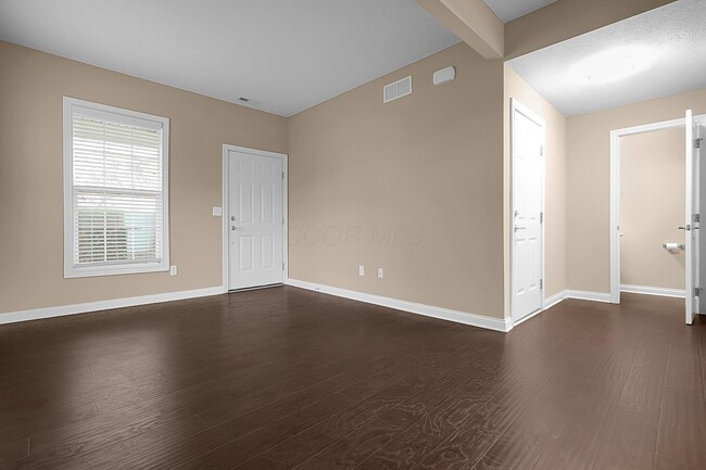 Building Photo - 5527 Albany Terrace Way