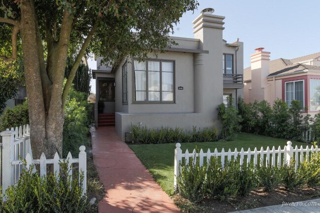 Building Photo - 348 Stratford Dr