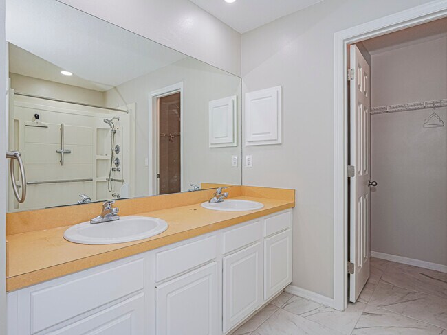 Building Photo - 105 Briarcliff Cir