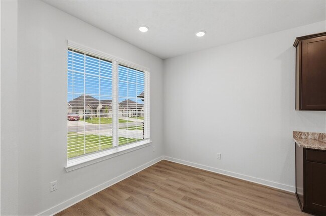 Building Photo - 10633 Burgundy Berry Wy