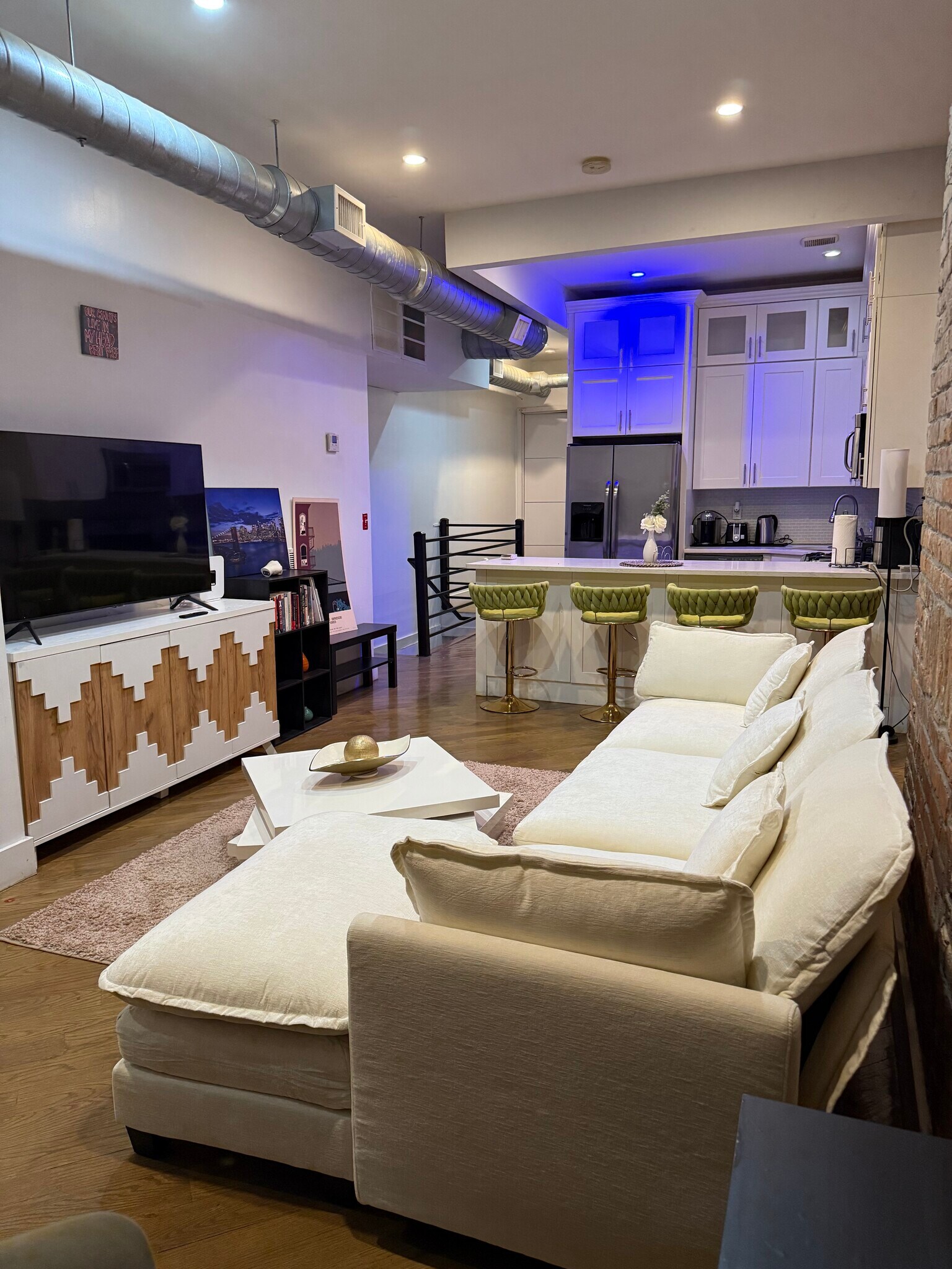 Building Photo - 1893 Pacific St