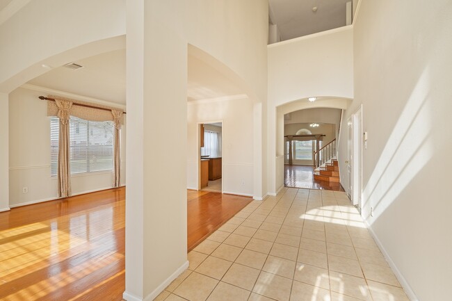 Building Photo - 11134 Maynard Pl