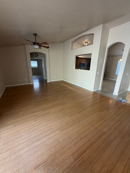 Building Photo - 1288 E Linda Ln