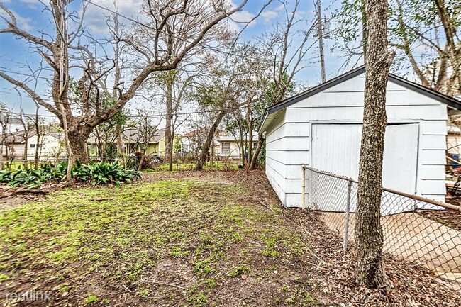 Building Photo - 4137 Woodfin St