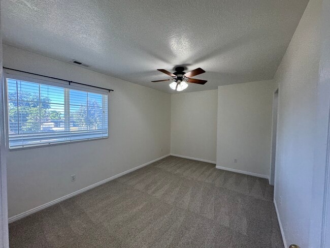 Building Photo - 156 W 100 S