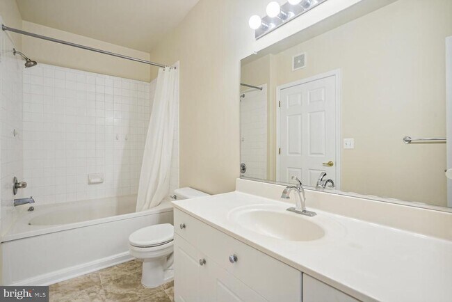 Building Photo - 4561 Strutfield Ln