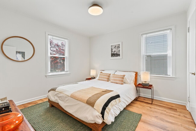 Building Photo - 1619 Riverview Terrace