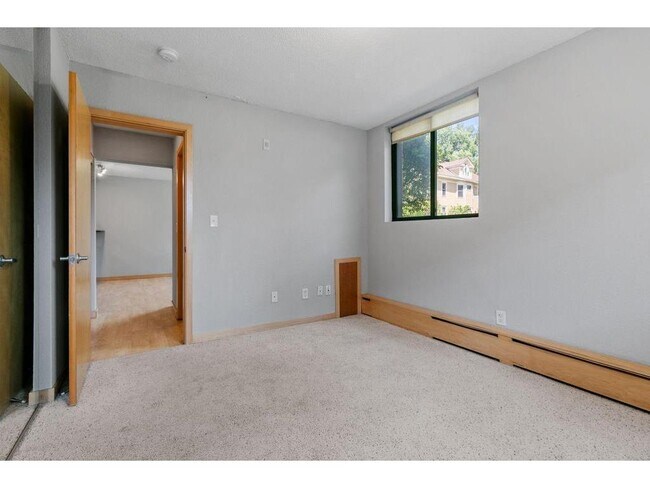 Building Photo - 2530 1st Ave S