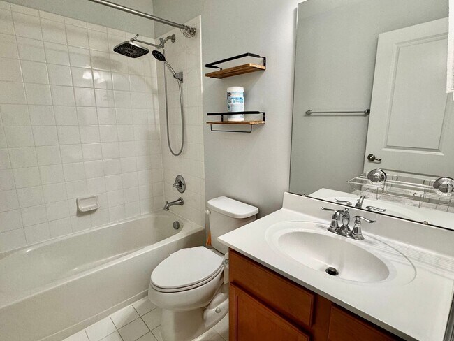 Building Photo - 145 Holly Hill Dr