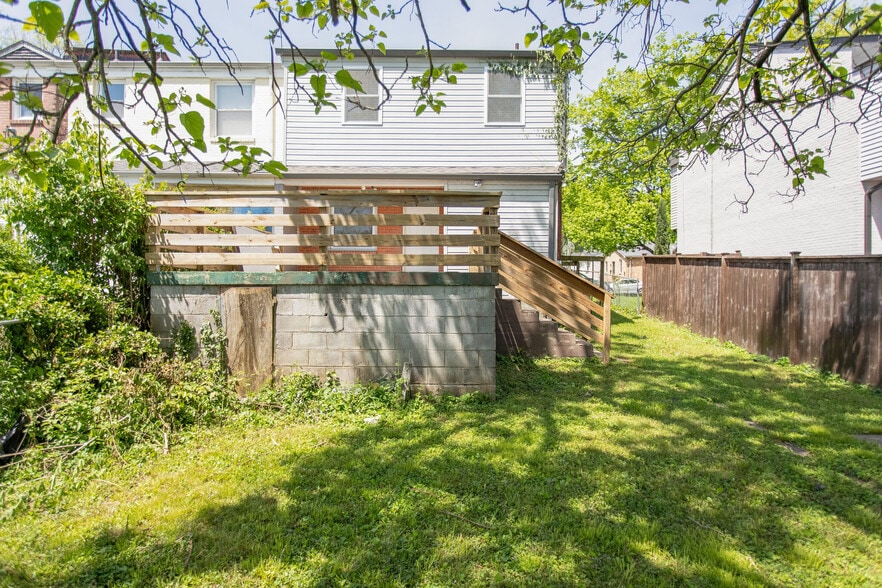 Building Photo - 637 Lischey Ave