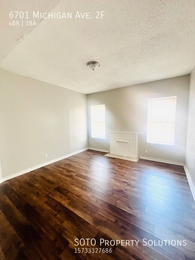 Building Photo - Welcome to our spacious 4-bedroom, 1-bathr...