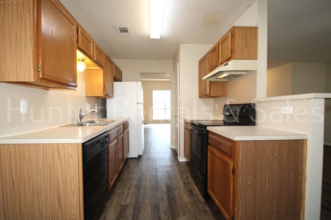 Building Photo - Spacious 4-Bedroom Home in Killeen