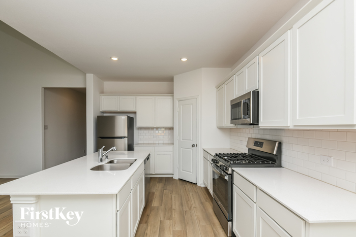 Building Photo - 2516 Northcote Dr