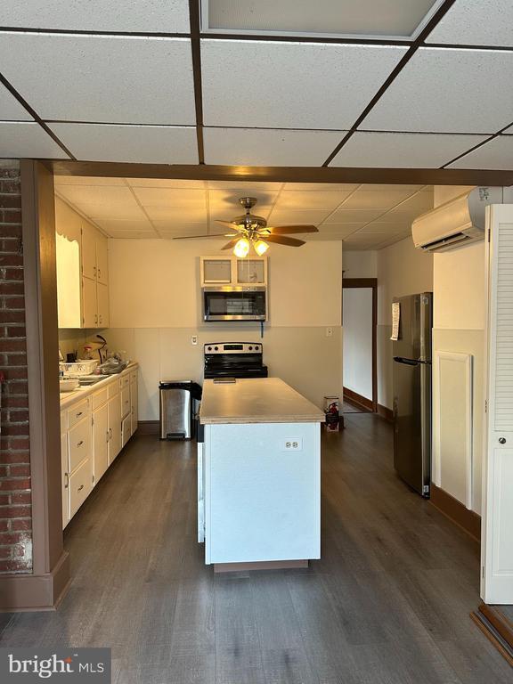 Building Photo - 239 N Stratton St