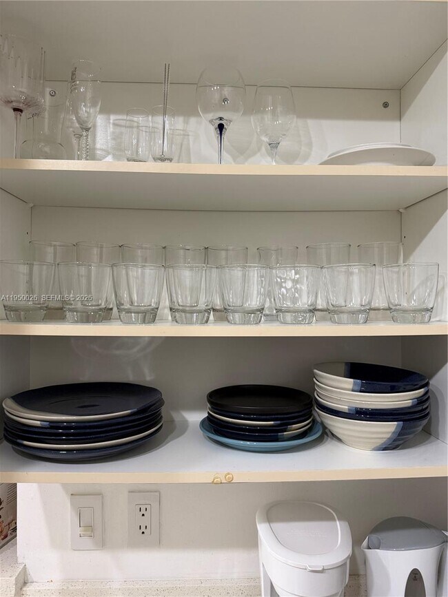 Building Photo - 17150 N Bay Rd