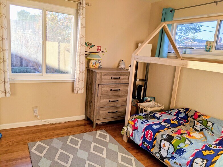 Building Photo - 3437 Gavota Ave