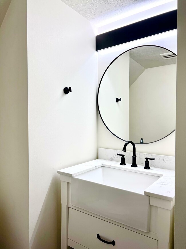 Building Photo - 331 N 100 W