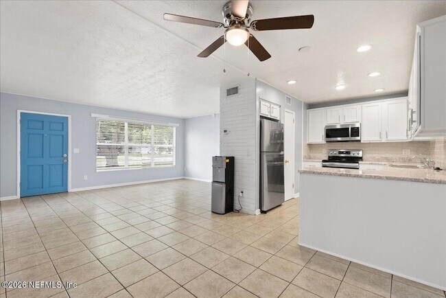 Building Photo - 11634 Marina Dr