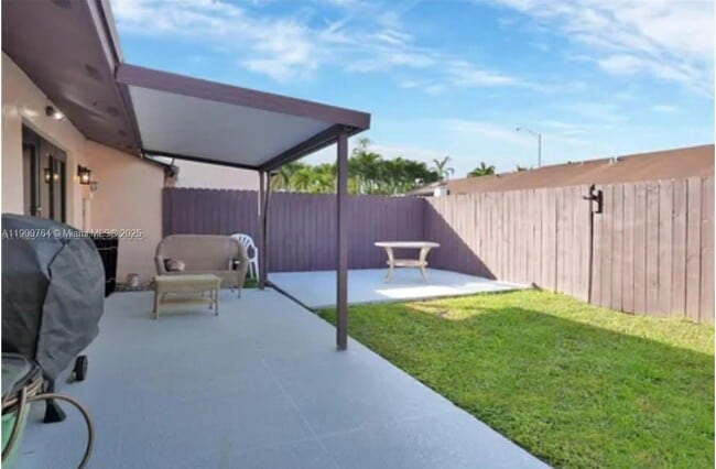 Building Photo - 4800 SW 136th Pl