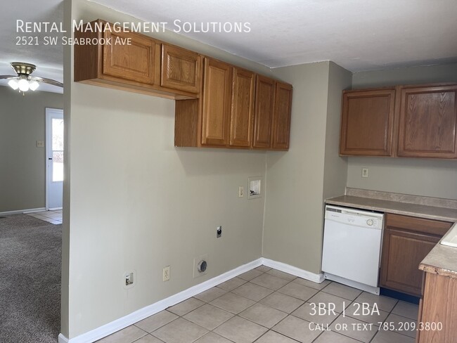 Building Photo - *Near Shunga Trail* 2521 SW Seabrook Ave- ...