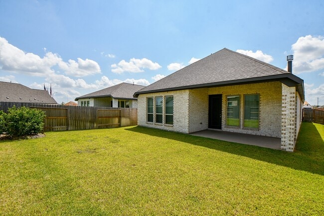 Building Photo - 21312 Palm Arbor Dr