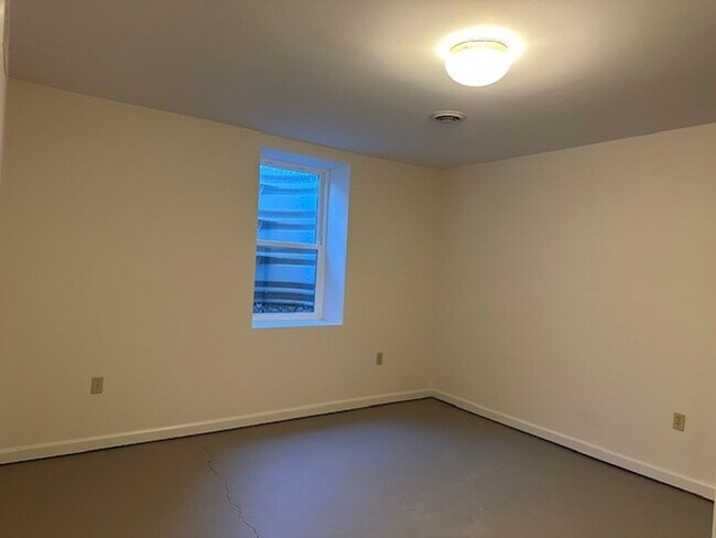 Building Photo - 2033 A Raleigh Rd