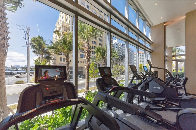 Building Photo - 153 N Seabreeze Blvd