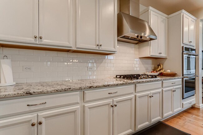 Building Photo - Stunning Newer-Built Home in Desirable Pal...